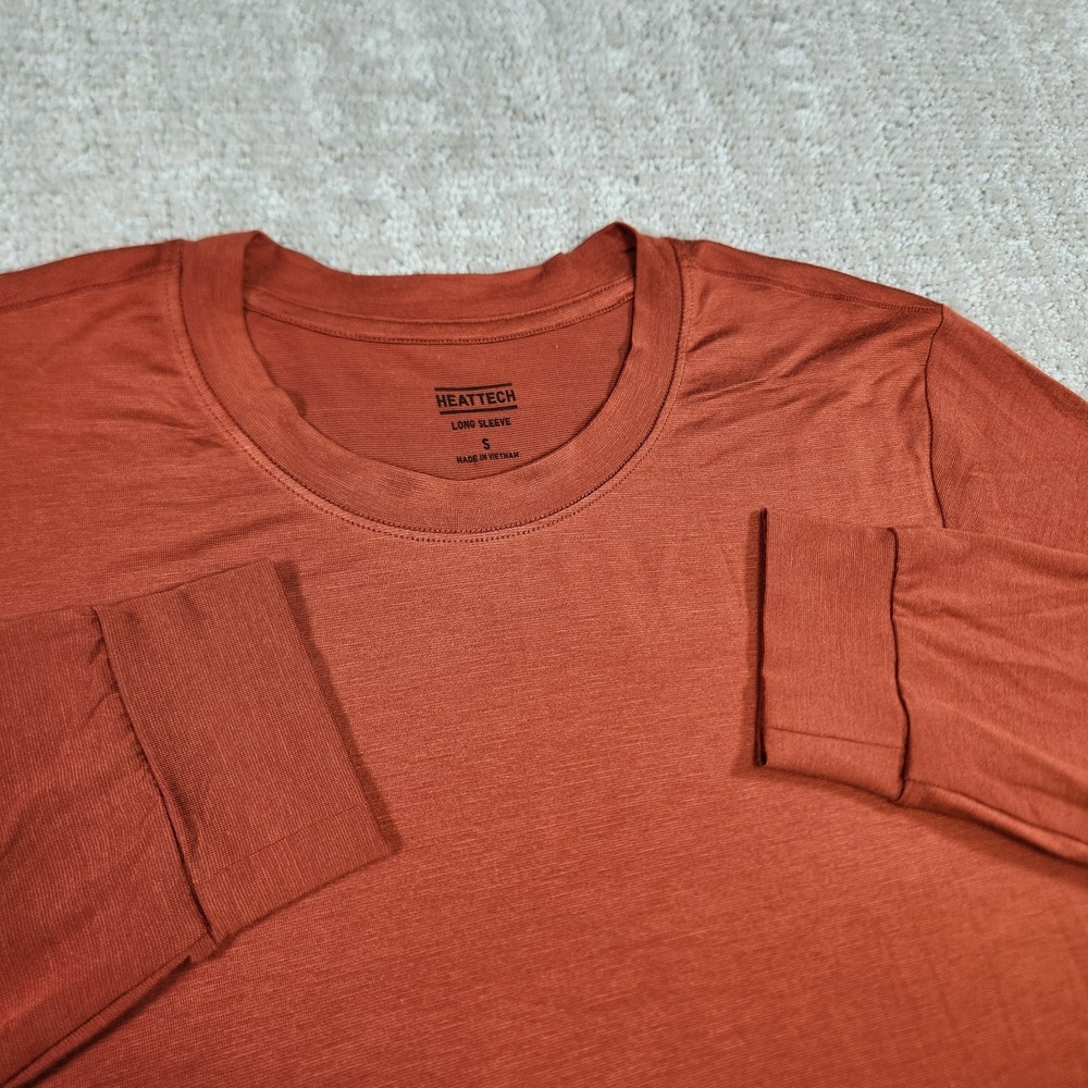 Uniqlo Heat Tech Shirt Men Small Lightweight Fitted Baselayer Quick Dry UPF